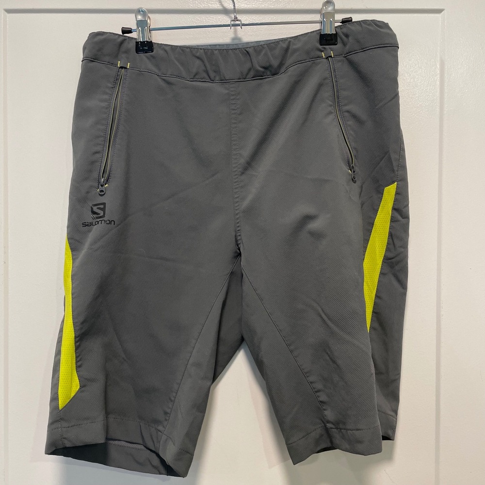 Salomon ActiLite Mens Grey Yellow Hiking Athletic Trail Shorts Size Medium